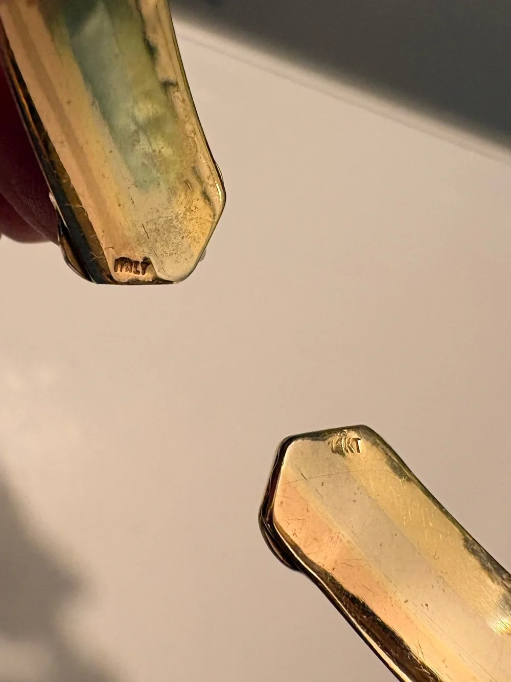 Unbranded elegant gold